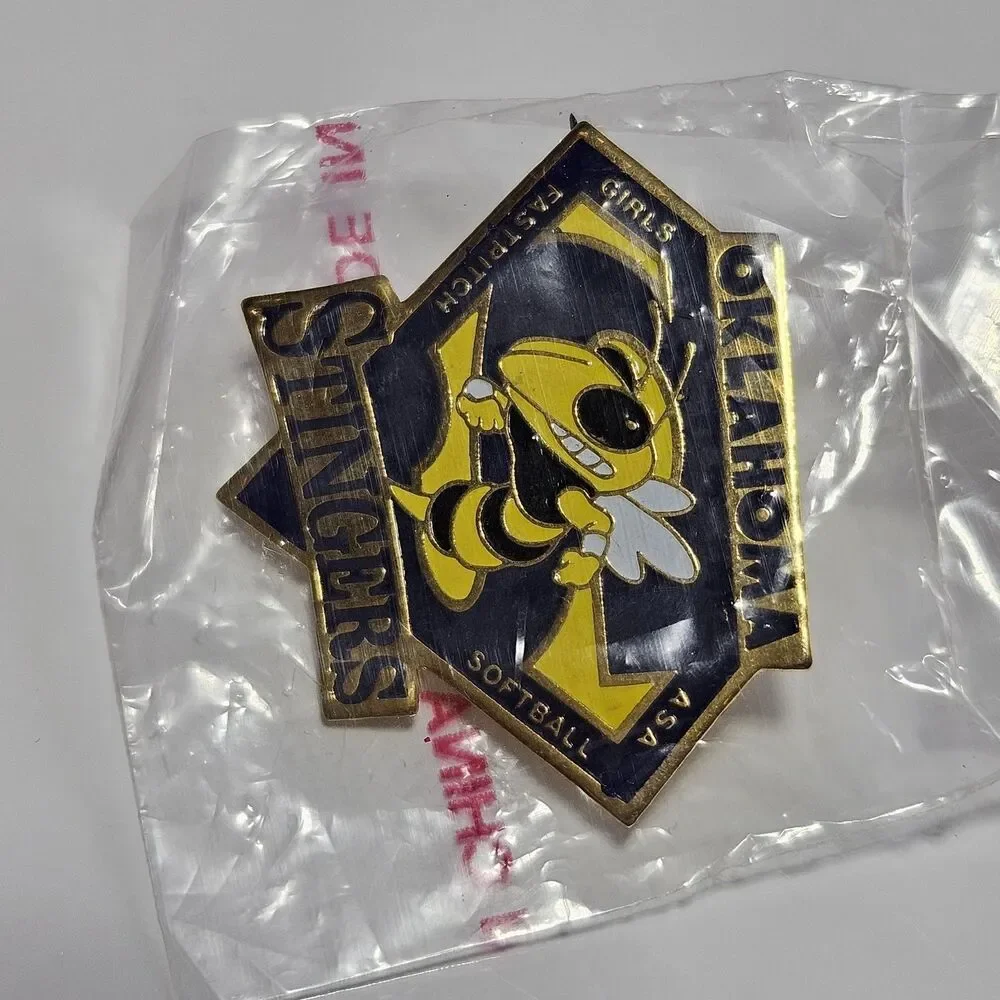 Oklahoma Stingers Fastpitch Softball Enamel Lapel Pin Gold Tone